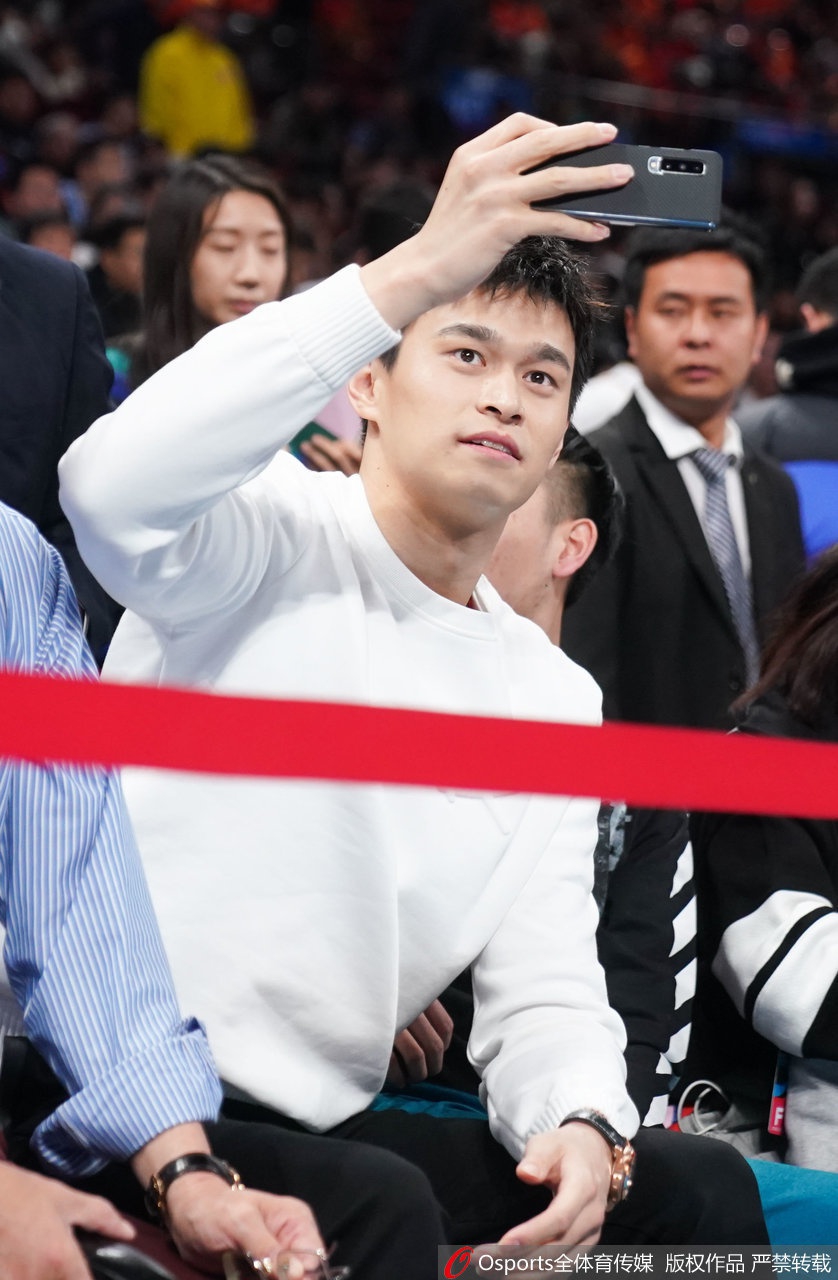 京粤大战: 众明星现场观战