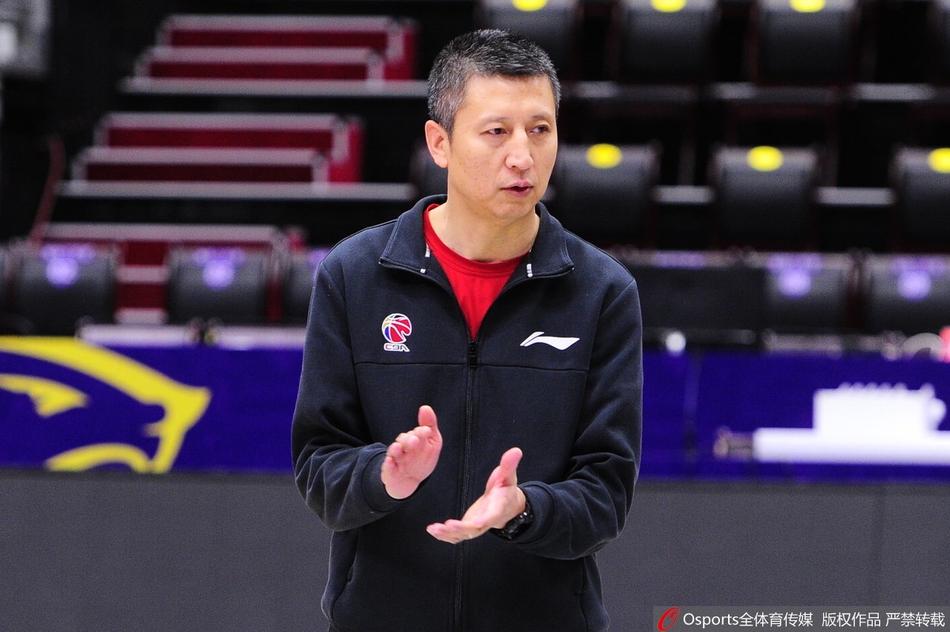 辽宁队赛前训练 郭艾伦自信满满