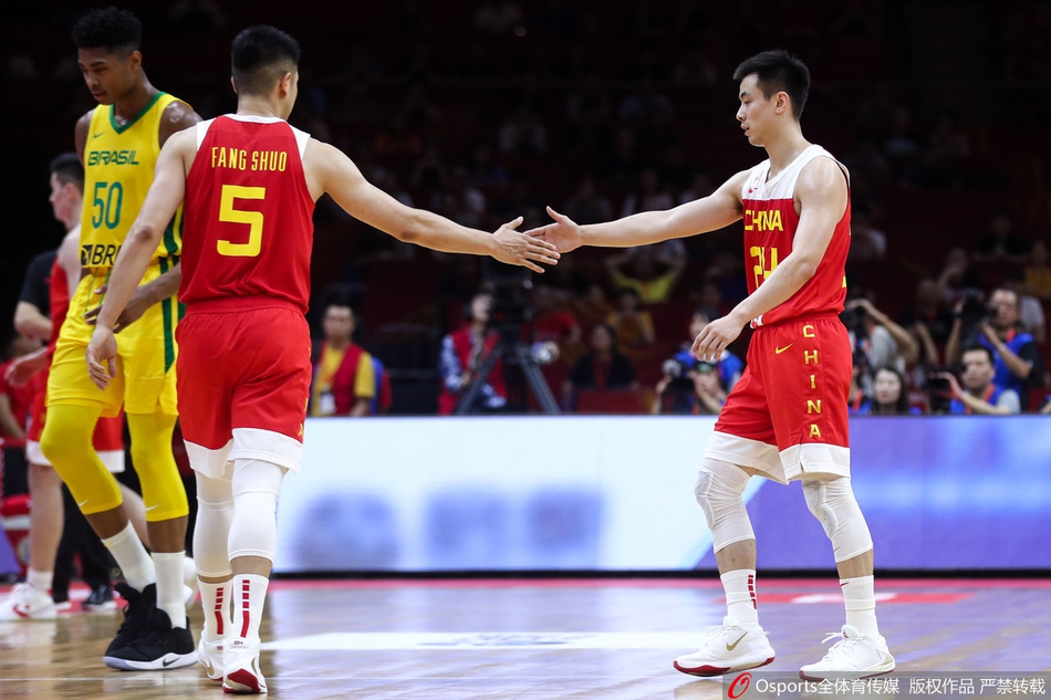 方硕赵继伟互相鼓励