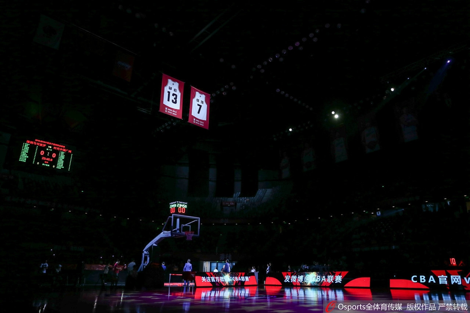 邱彪张凯退役仪式 功勋老将挥手告别