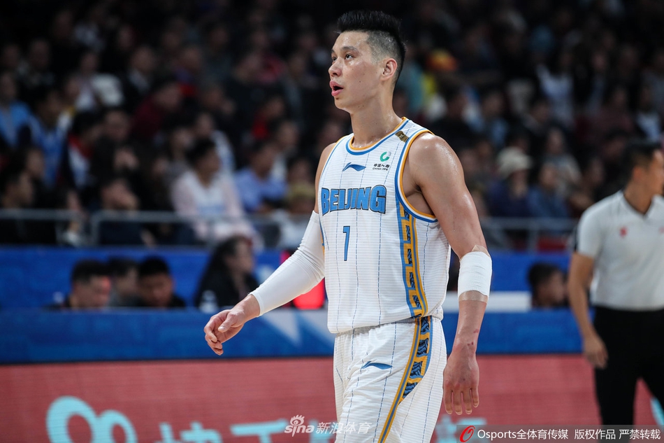 再度挂彩！林书豪左臂受伤 血染球衣