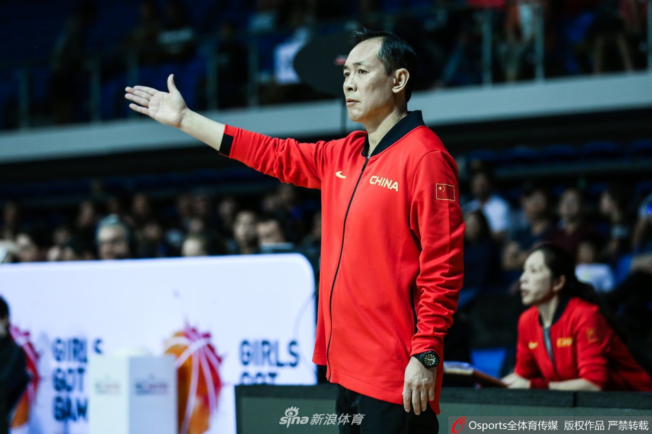 女篮主帅许利民