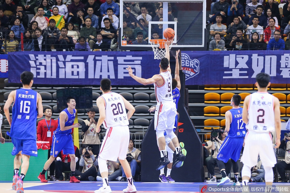 易建联超越朱芳雨加冕CBA历史得分王