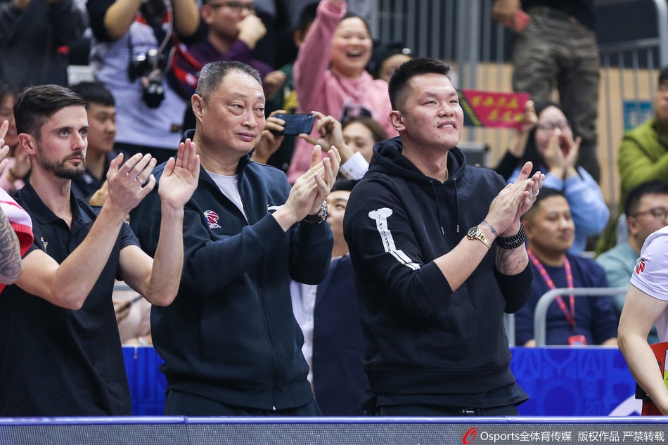 易建联超越朱芳雨加冕CBA历史得分王