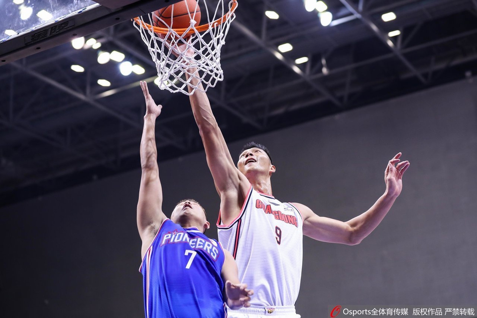 易建联超越朱芳雨加冕CBA历史得分王