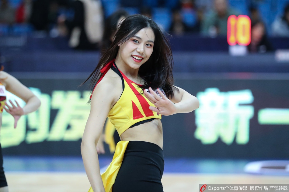 CBA第11轮:篮球宝贝热舞助力