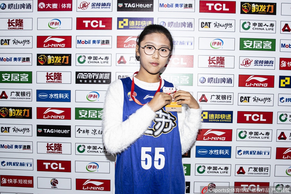 CBA第11轮:胡雪峰大女儿化身小记者采访球员