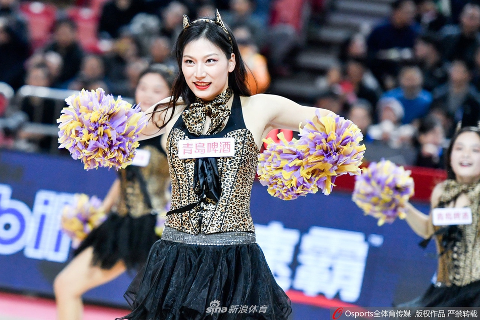 CBA第12轮篮球宝贝热舞助力