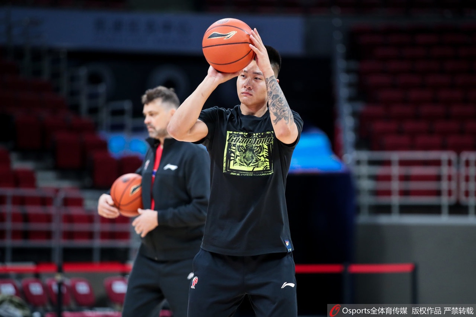 CBA第12轮前瞻:广东队赛前备战训练