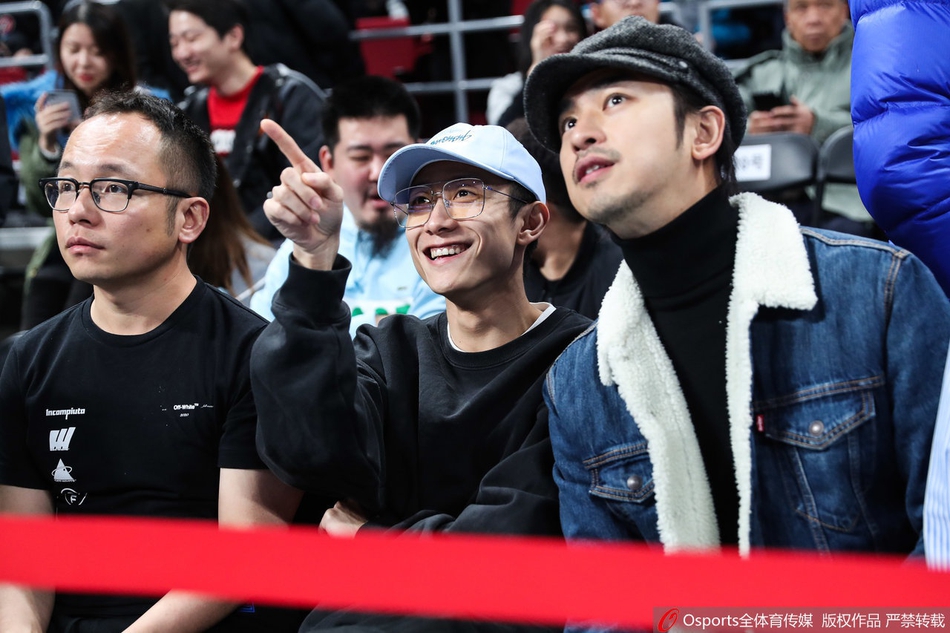 京粤大战: 众明星现场观战