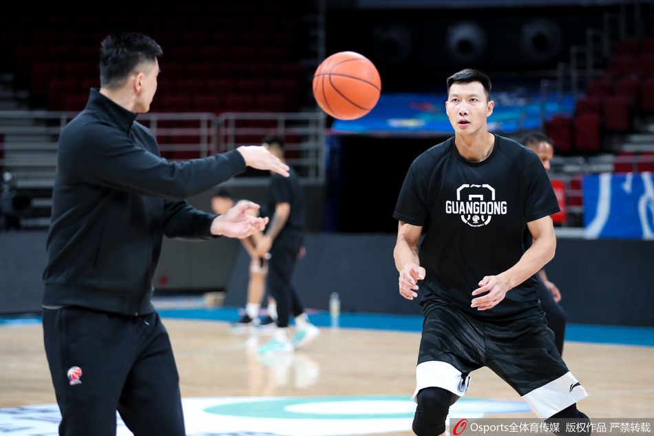 CBA第12轮前瞻:广东队赛前备战训练
