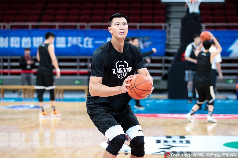 CBA第12轮前瞻:广东队赛前备战训练