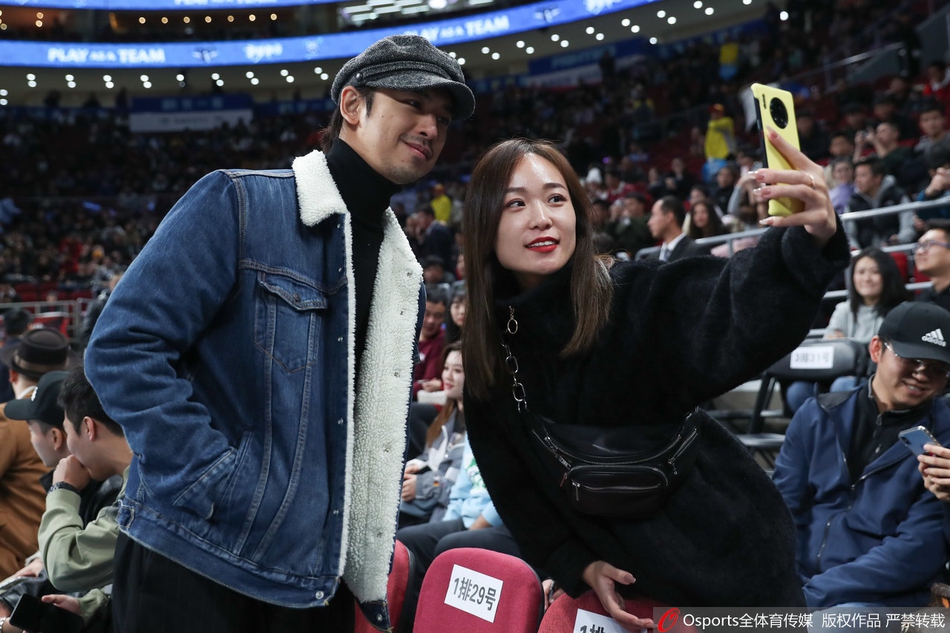 京粤大战: 众明星现场观战