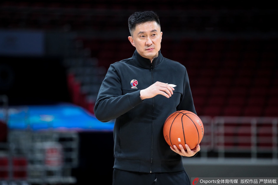CBA第12轮前瞻:广东队赛前备战训练