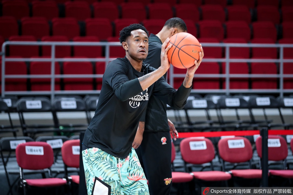 CBA第12轮前瞻:广东队赛前备战训练