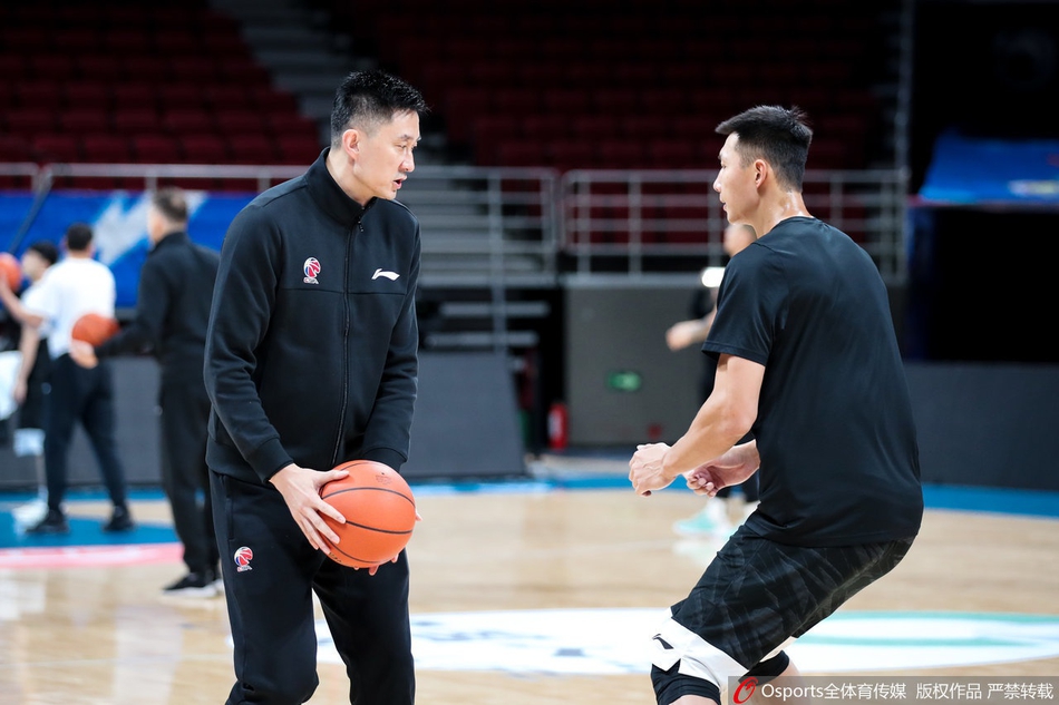 CBA第12轮前瞻:广东队赛前备战训练