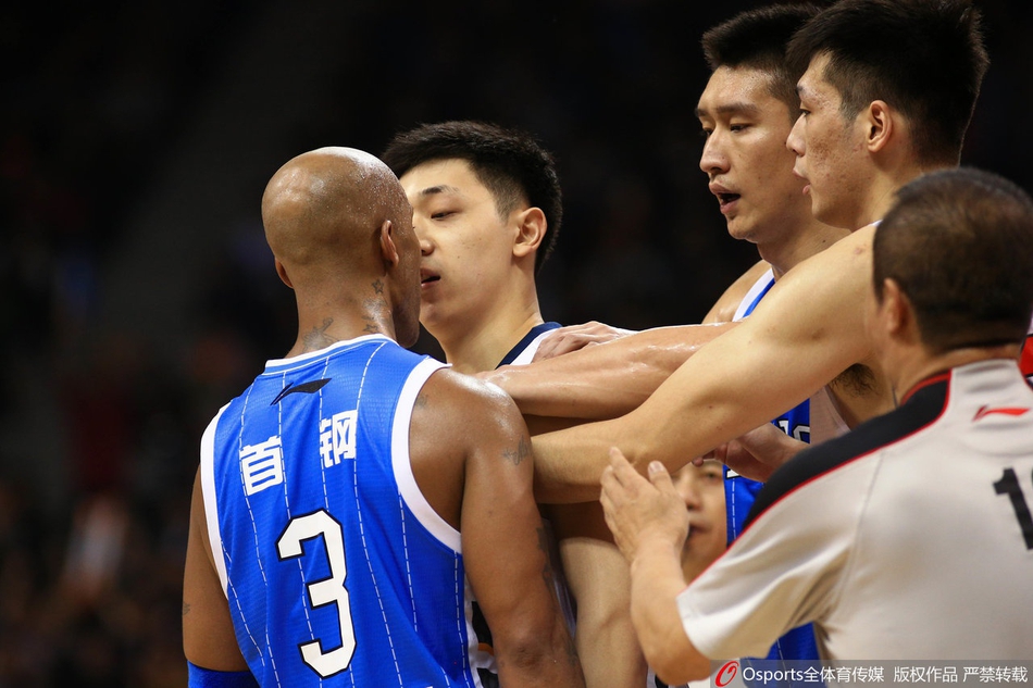 京粤大战:盘点两队历史交手火爆瞬间