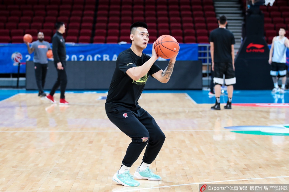 CBA第12轮前瞻:广东队赛前备战训练