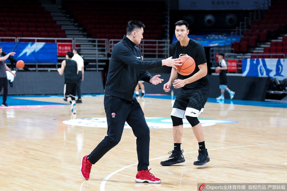 CBA第12轮前瞻:广东队赛前备战训练