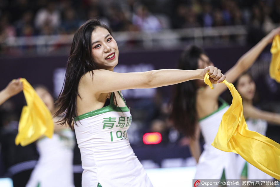 CBA第24轮:篮球宝贝性感热舞助力球队