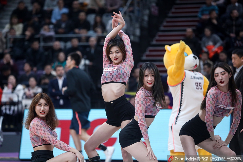 CBA第24轮:篮球宝贝性感热舞助力球队