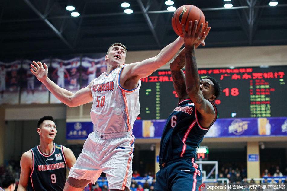 CBA第25轮:四川VS广东