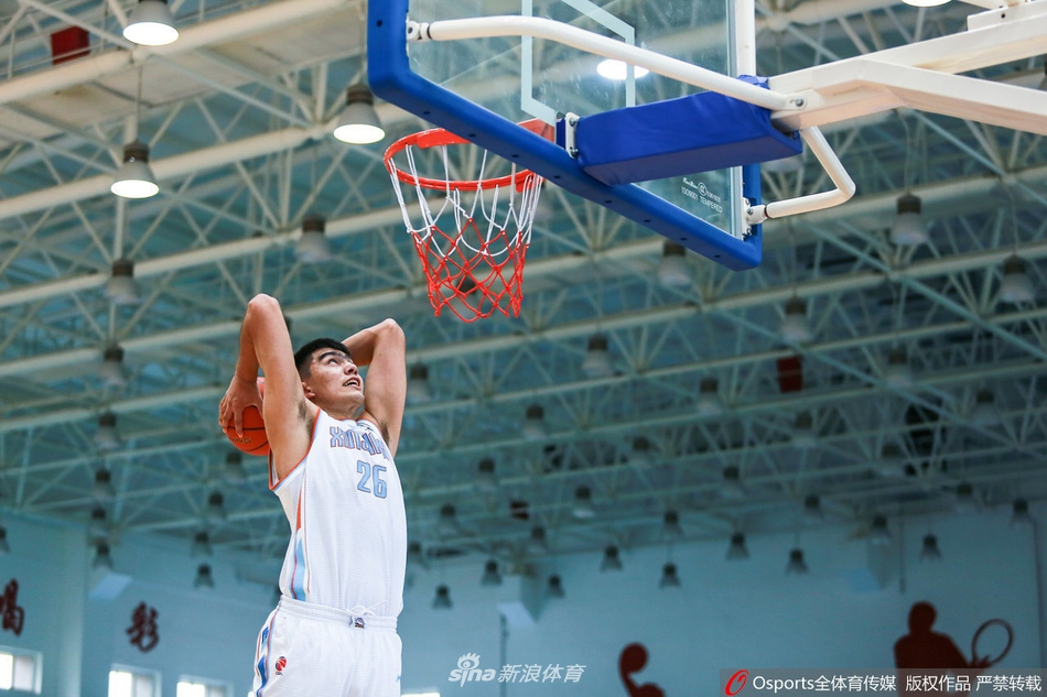 比赛回归！新疆团建途中组织表演赛