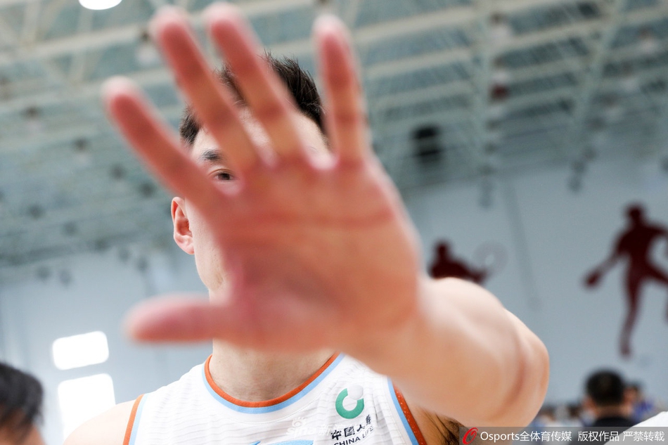 比赛回归！新疆团建途中组织表演赛