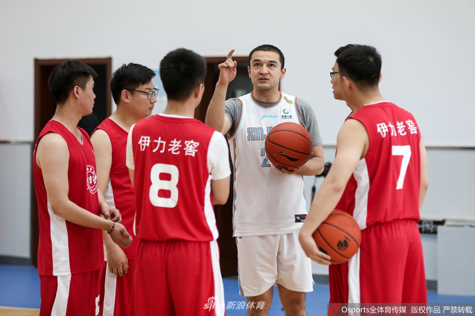 比赛回归！新疆团建途中组织表演赛