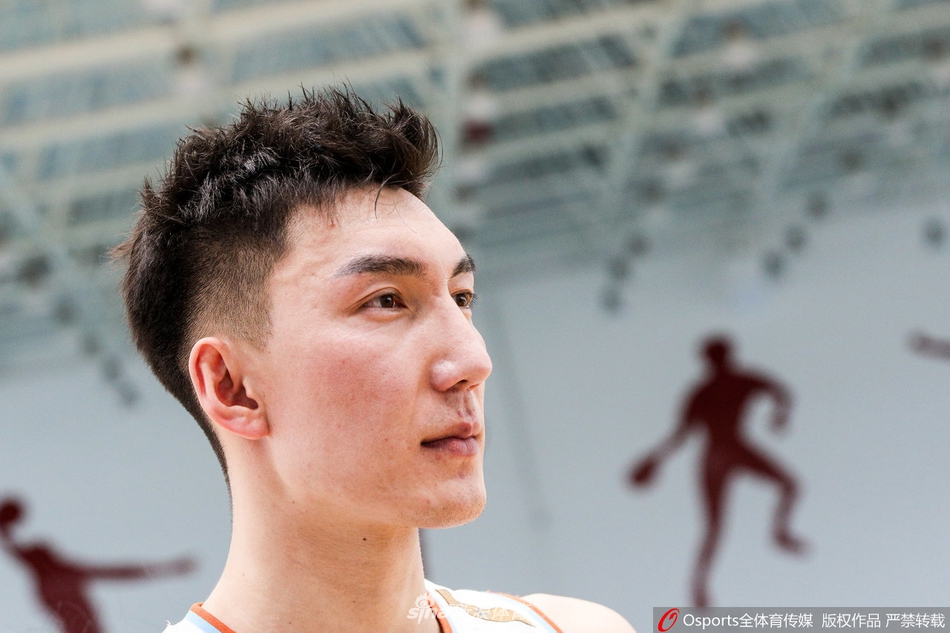 比赛回归！新疆团建途中组织表演赛