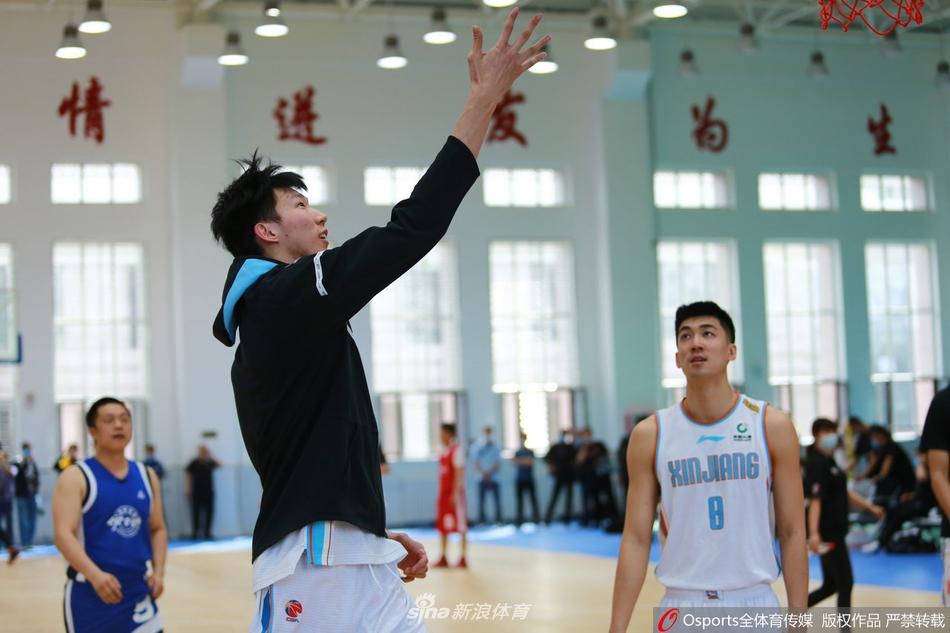 比赛回归！新疆团建途中组织表演赛