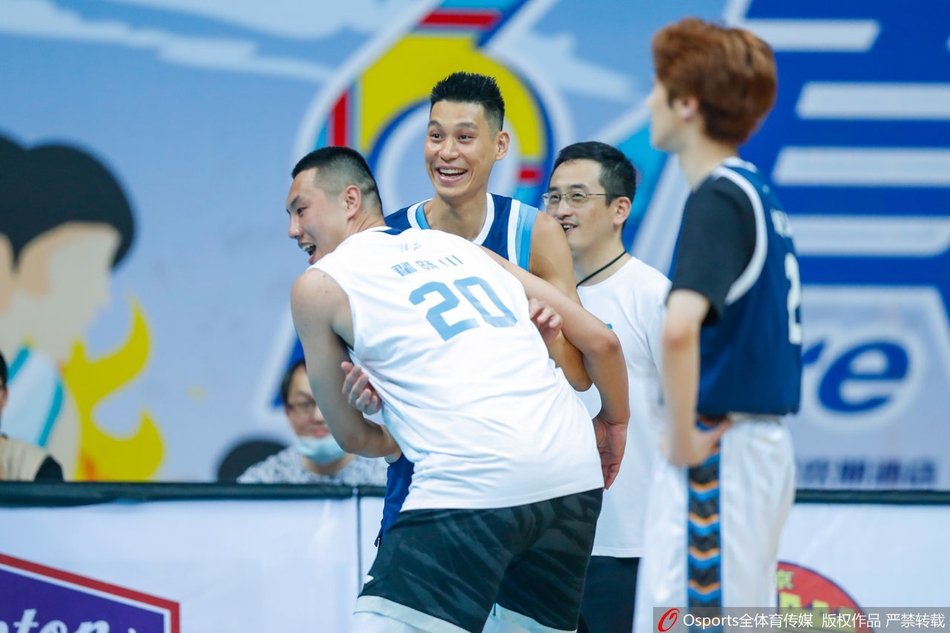 首钢公益赛：男女篮队员大乱斗