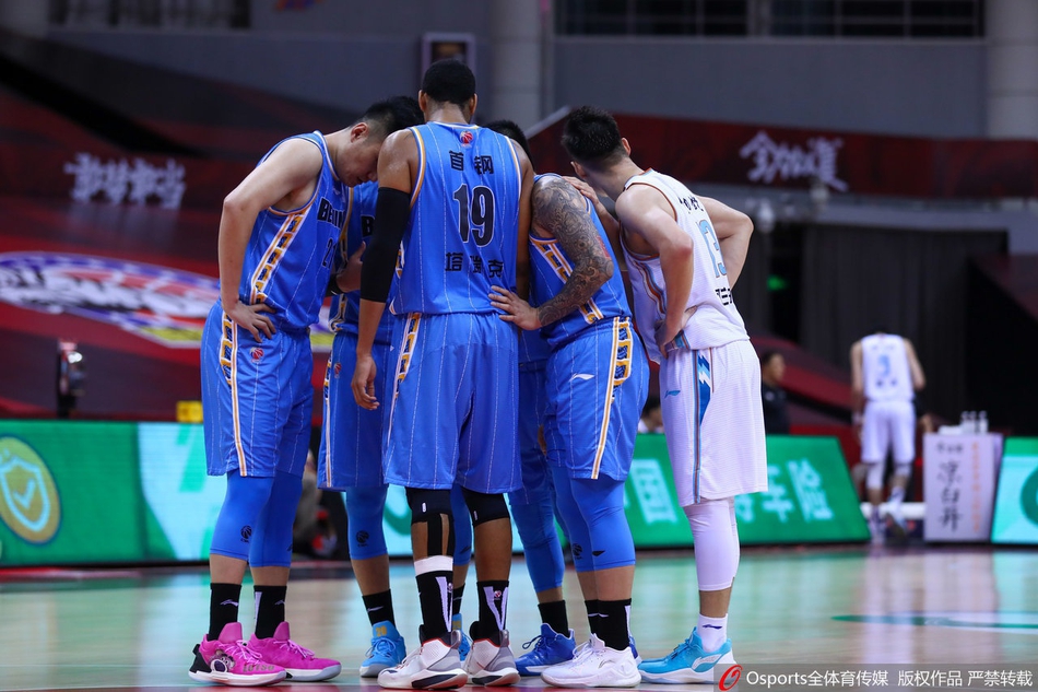 可兰白克场上偷听北京队战术