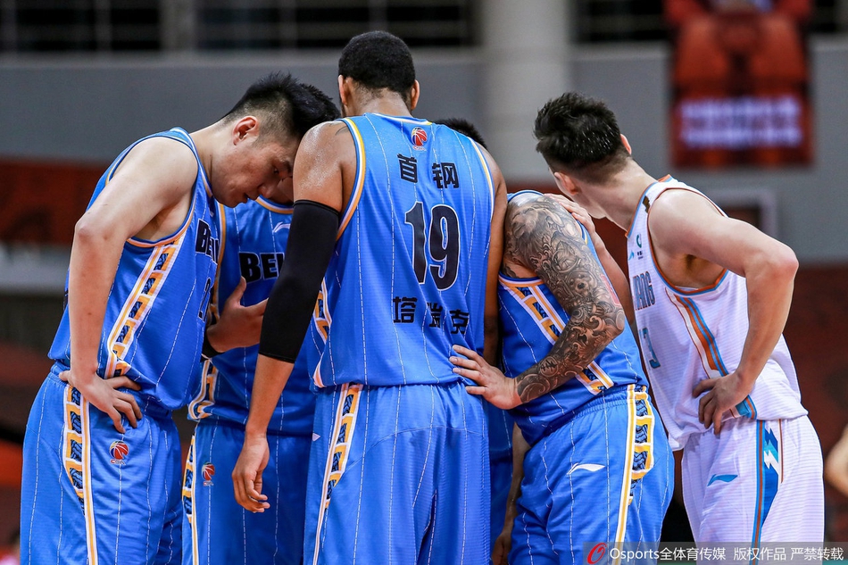 可兰白克场上偷听北京队战术