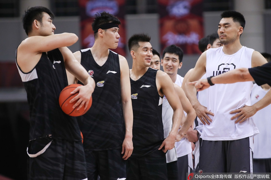 辽篮训练并召开发布会