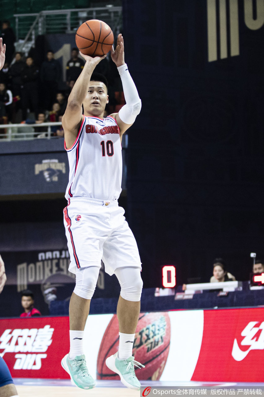 CBA第10轮:同曦VS广东