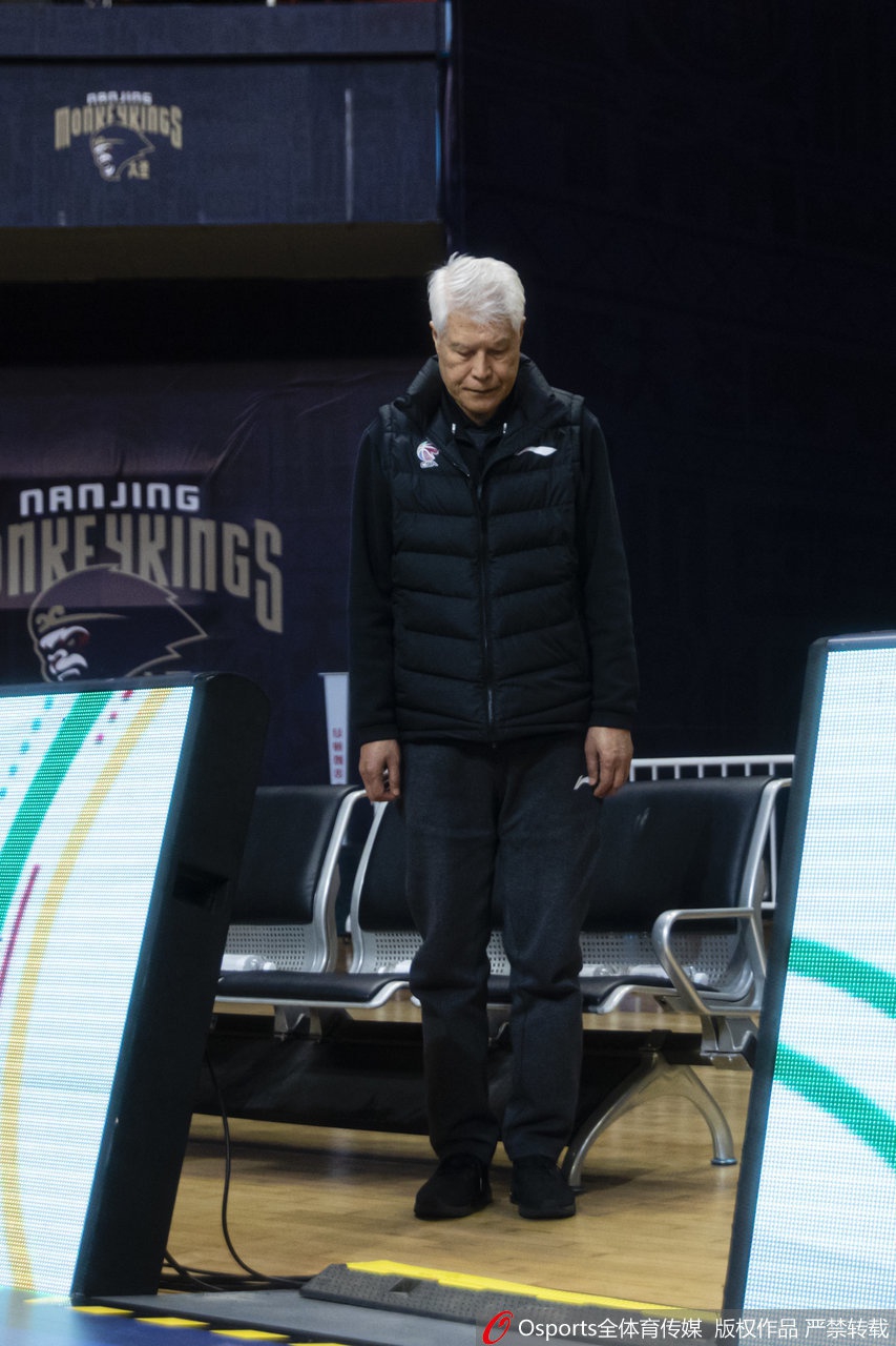 CBA第14轮:各球队为吉茨哀