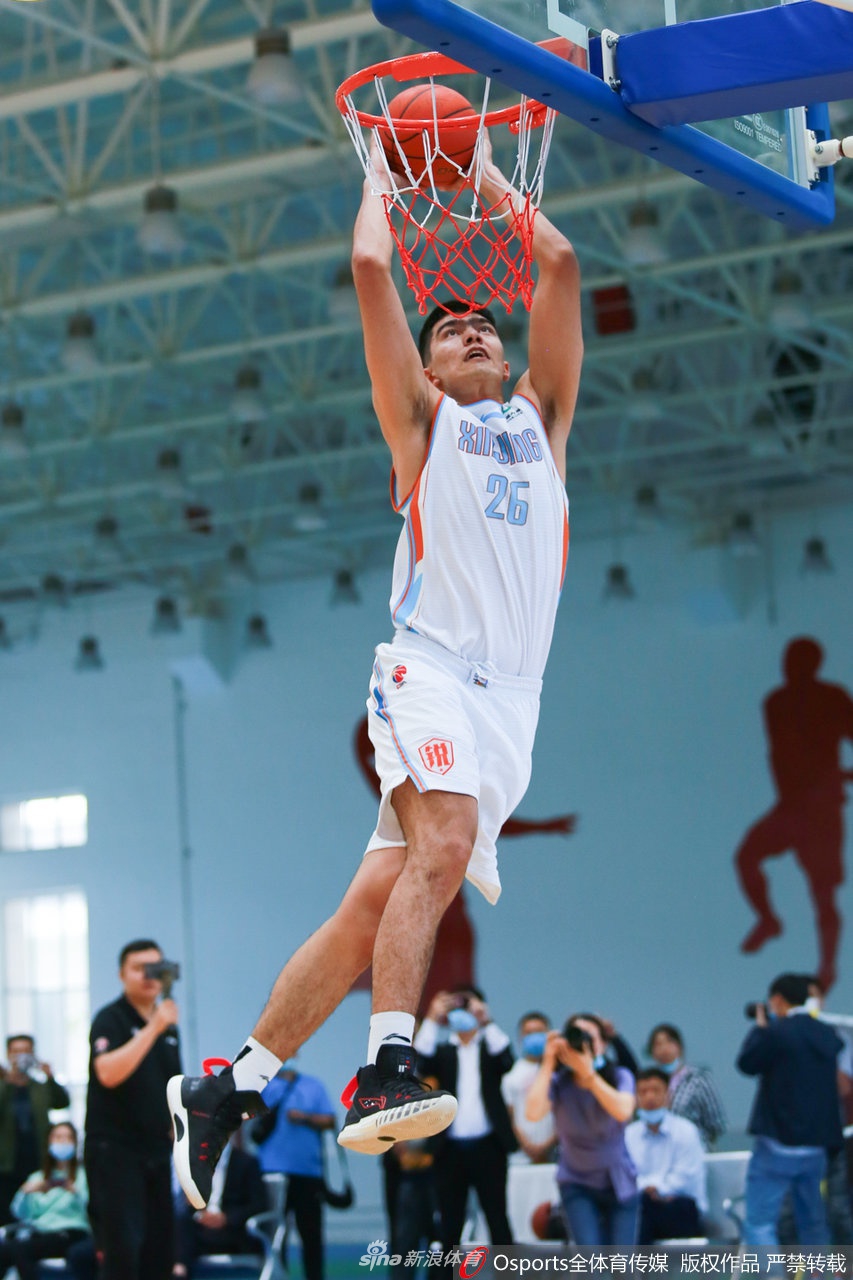 比赛回归！新疆团建途中组织表演赛