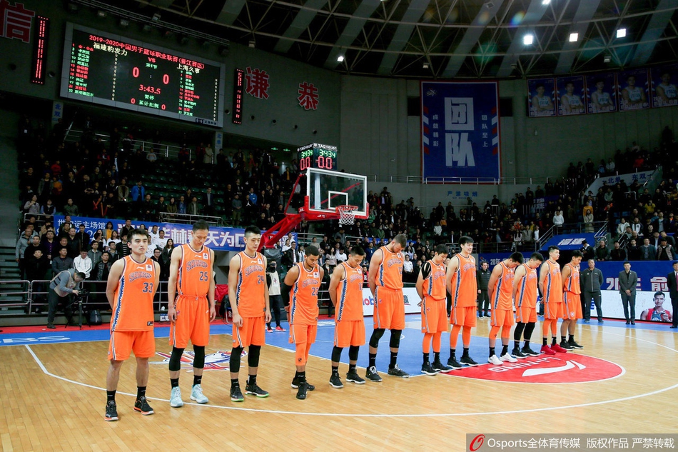 CBA第14轮:各球队为吉茨哀