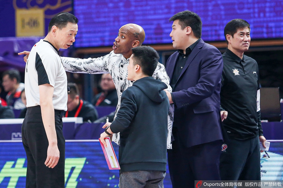 杜锋马布里赛后握手致意险起冲突