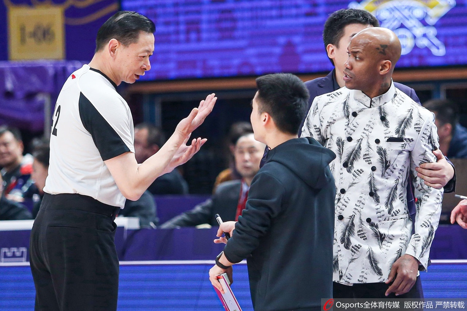 杜锋马布里赛后握手致意险起冲突