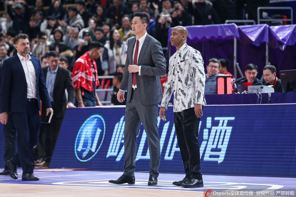 杜锋马布里赛后握手致意险起冲突