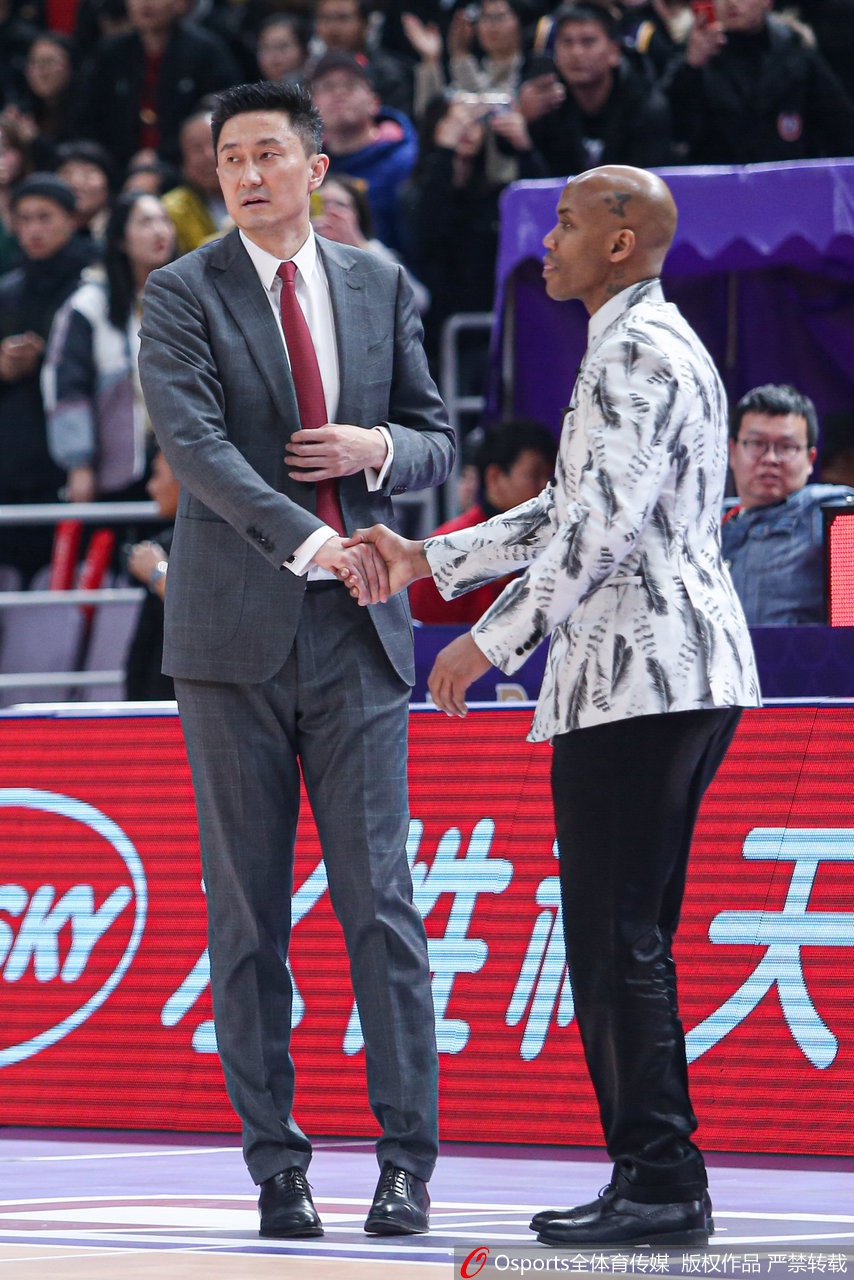 杜锋马布里赛后握手致意险起冲突