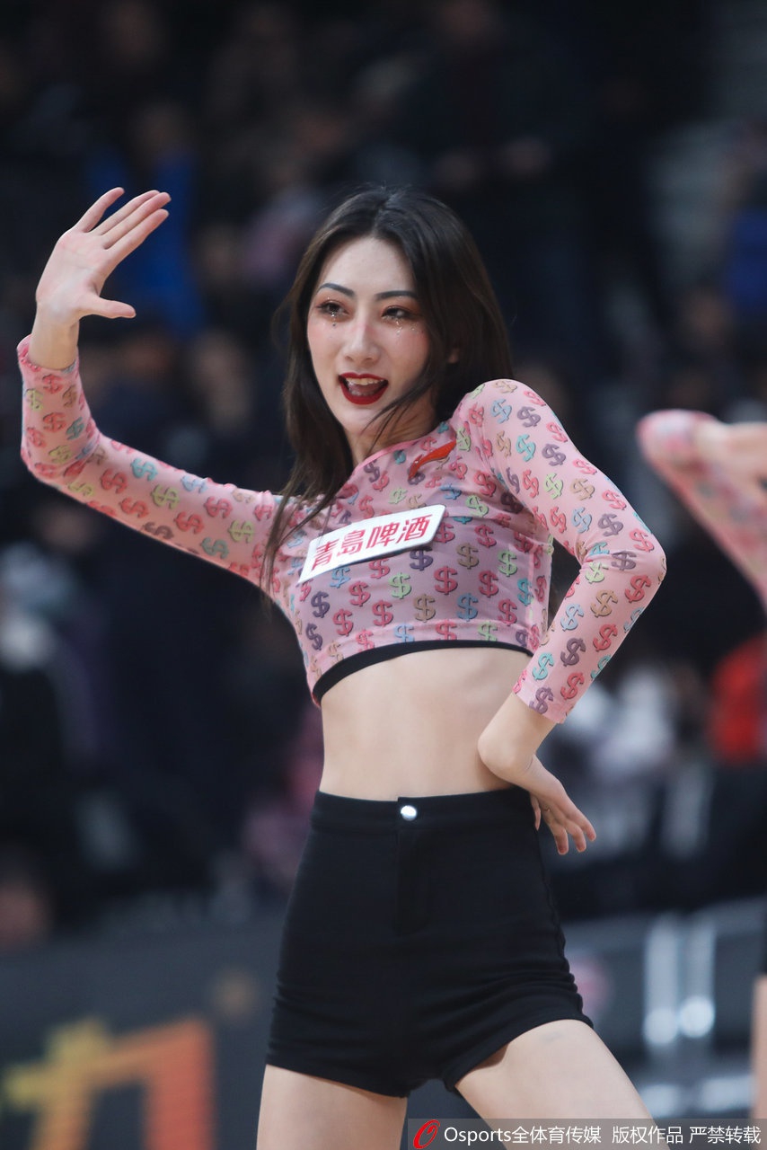 CBA第24轮:篮球宝贝性感热舞助力球队