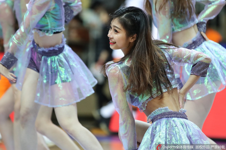 CBA第11轮:篮球宝贝热舞助力