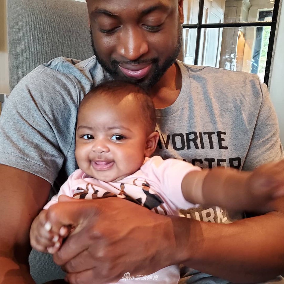 韦德最爱的詹姆斯迎来纪念日!逼王提前退役都是为了她