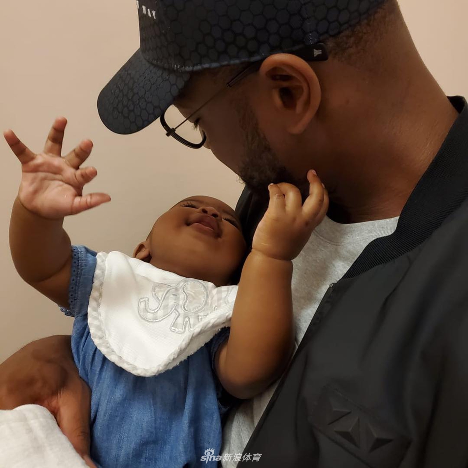 韦德最爱的詹姆斯迎来纪念日!逼王提前退役都是为了她