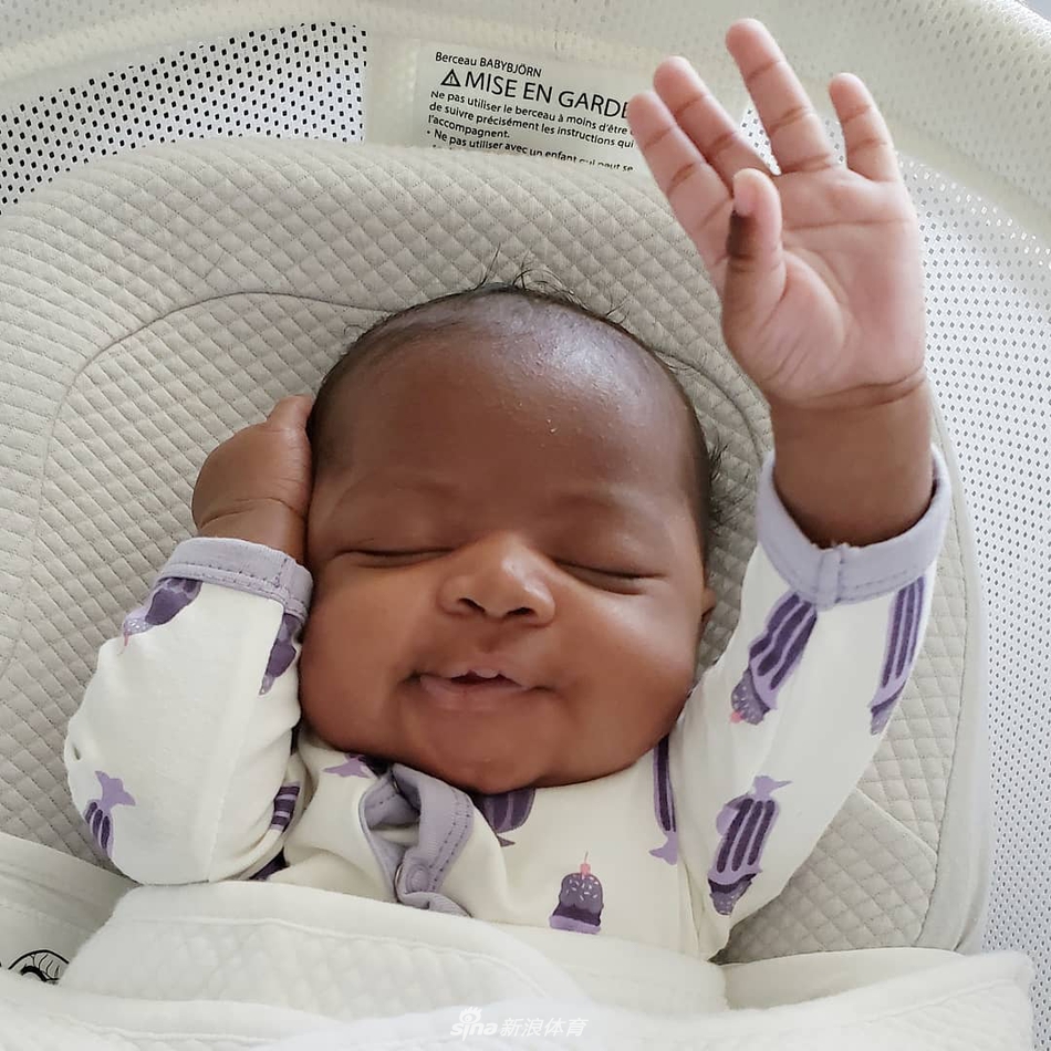 韦德最爱的詹姆斯迎来纪念日!逼王提前退役都是为了她