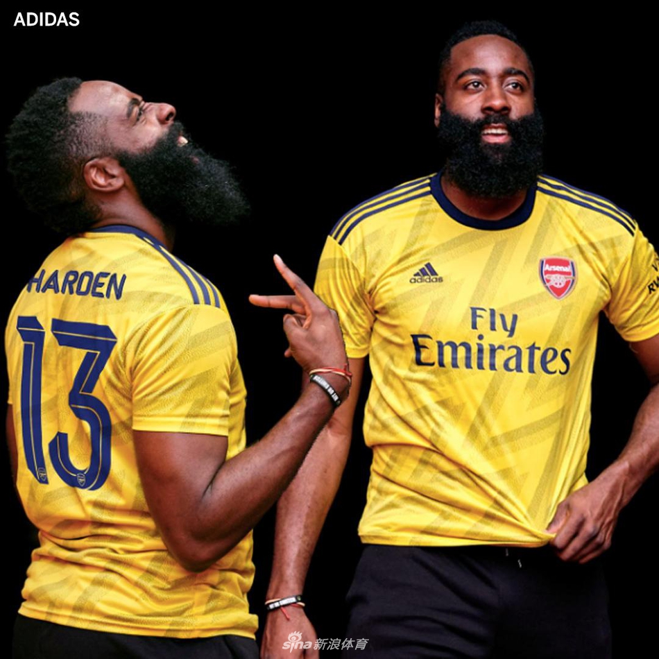 超级足球迷实锤了!哈登现场观战皇马大战拜仁