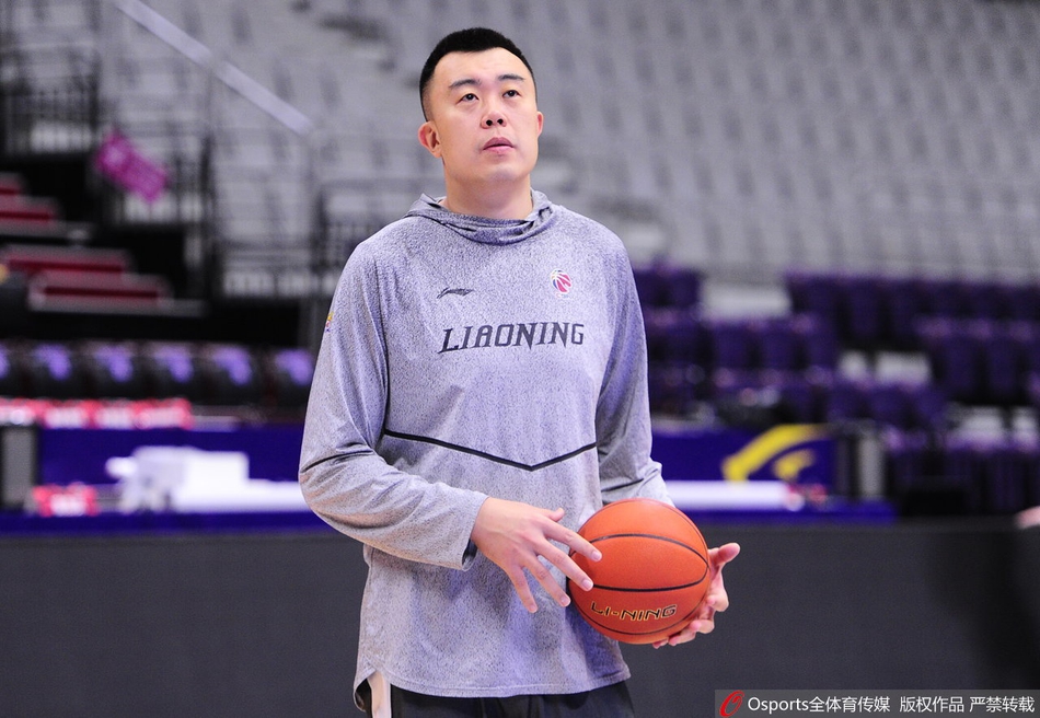 辽宁队赛前训练 郭艾伦自信满满